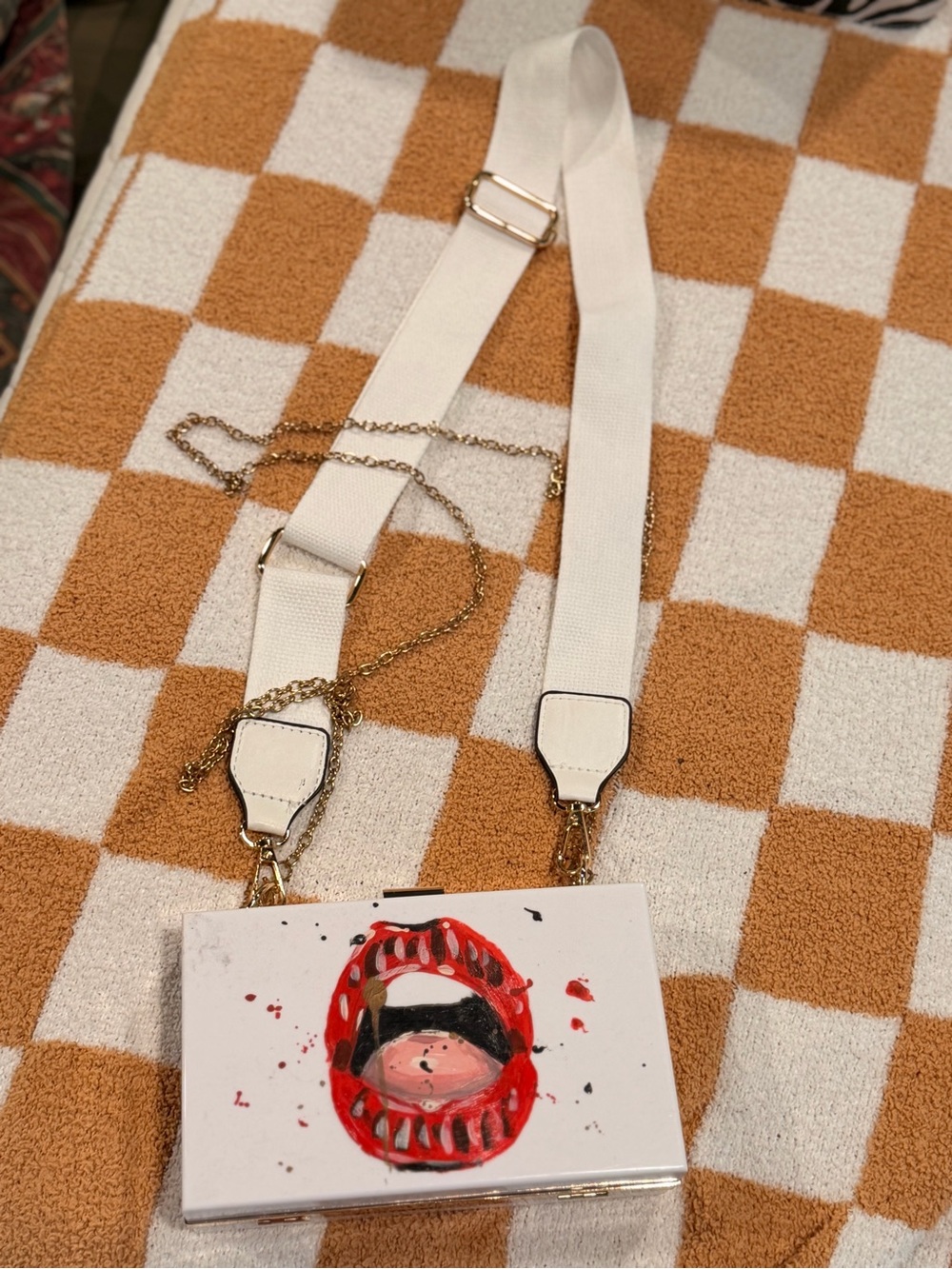 Graphic Lip Print Crossbody Bag with White Strap